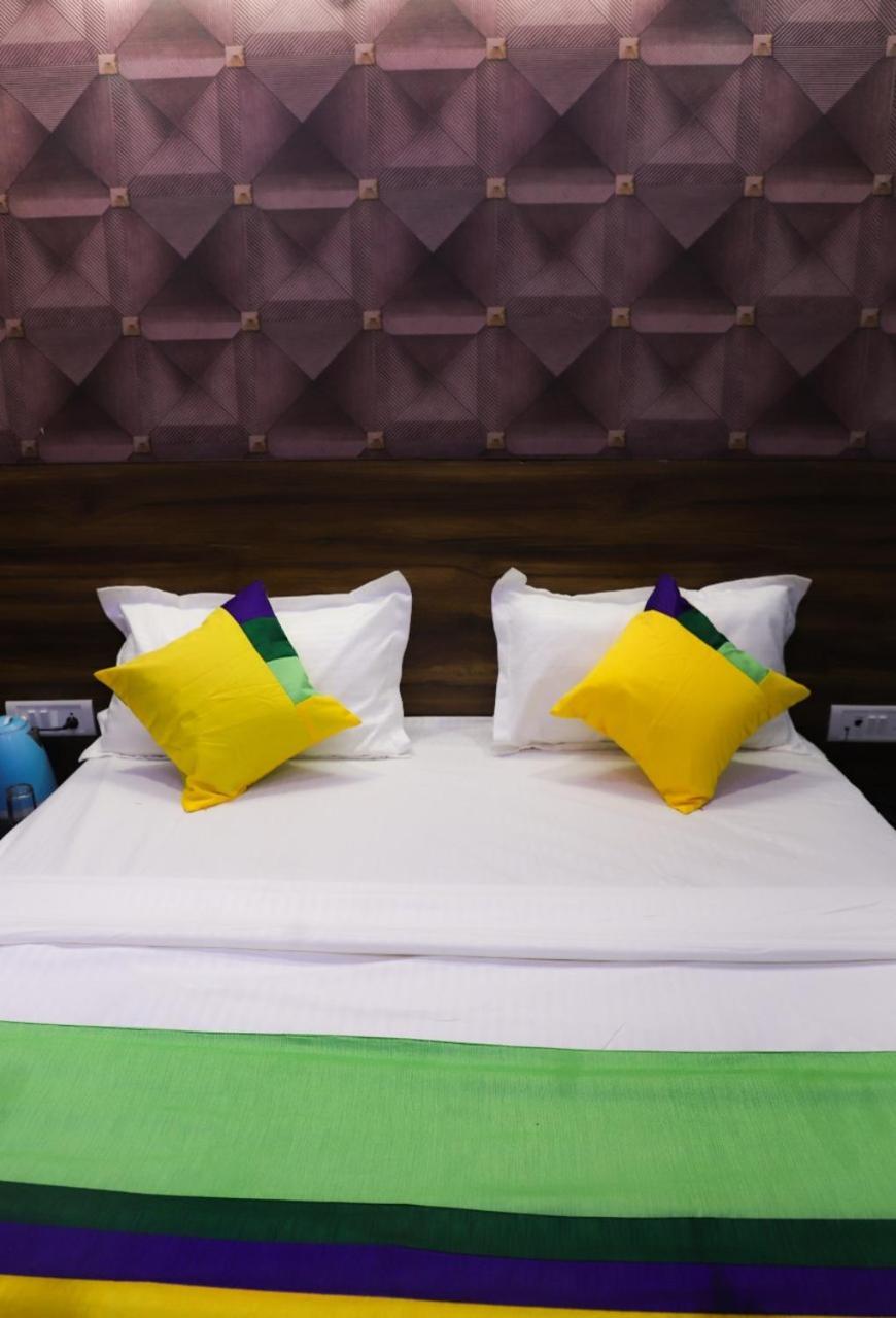 Bed and Breakfast Surya International Nueva Delhi Exterior foto