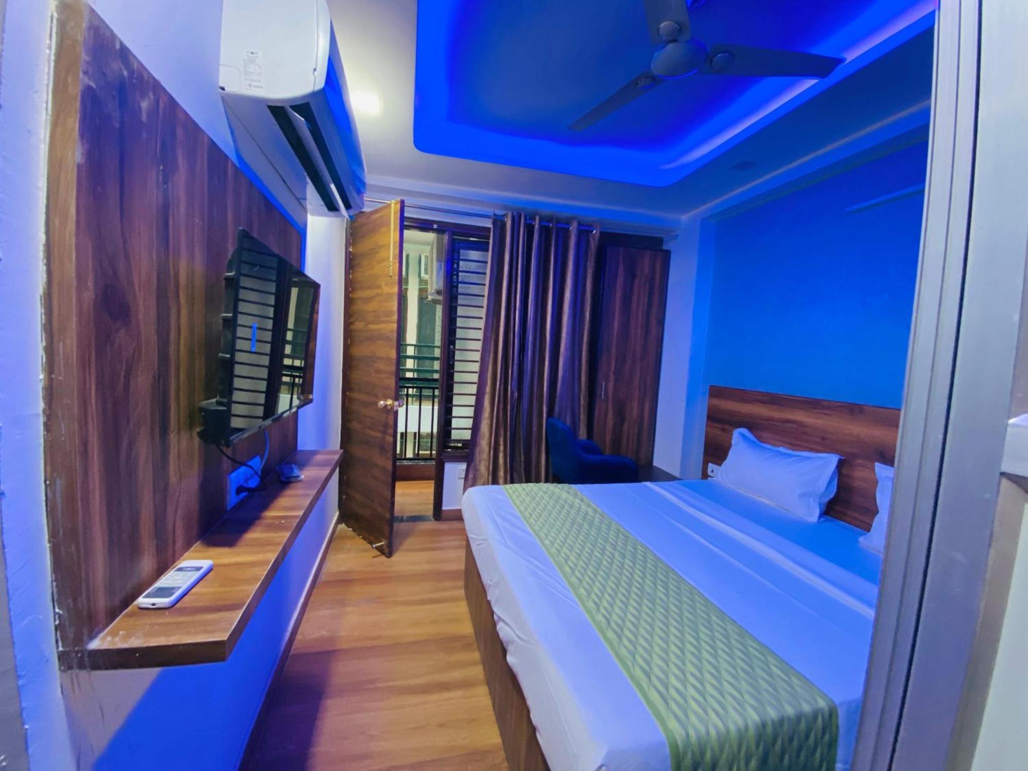 Bed and Breakfast Surya International Nueva Delhi Exterior foto